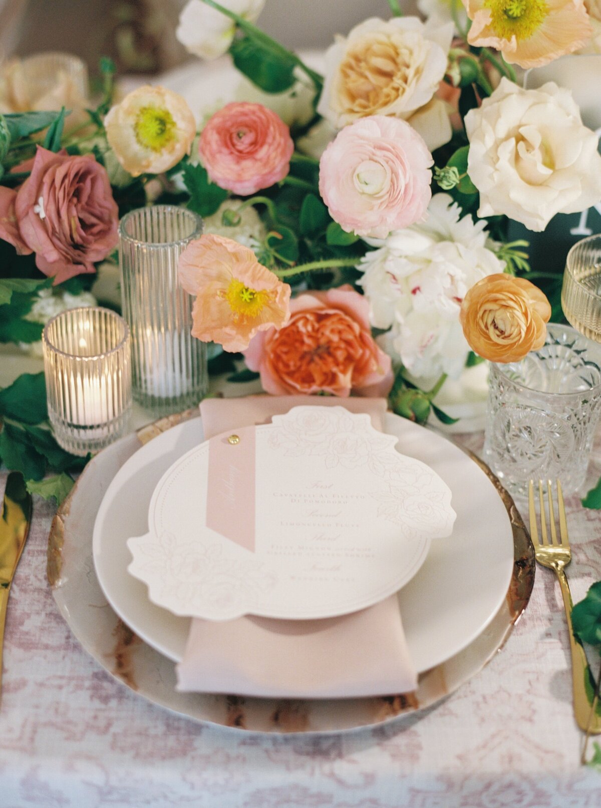menu-flower-shape-placecard-rose-romantic