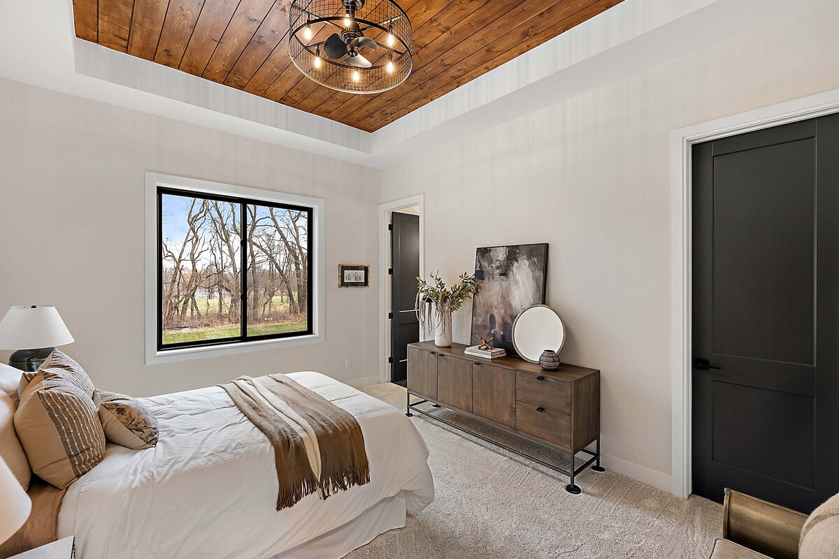 39-70802 Renata New Staging-39