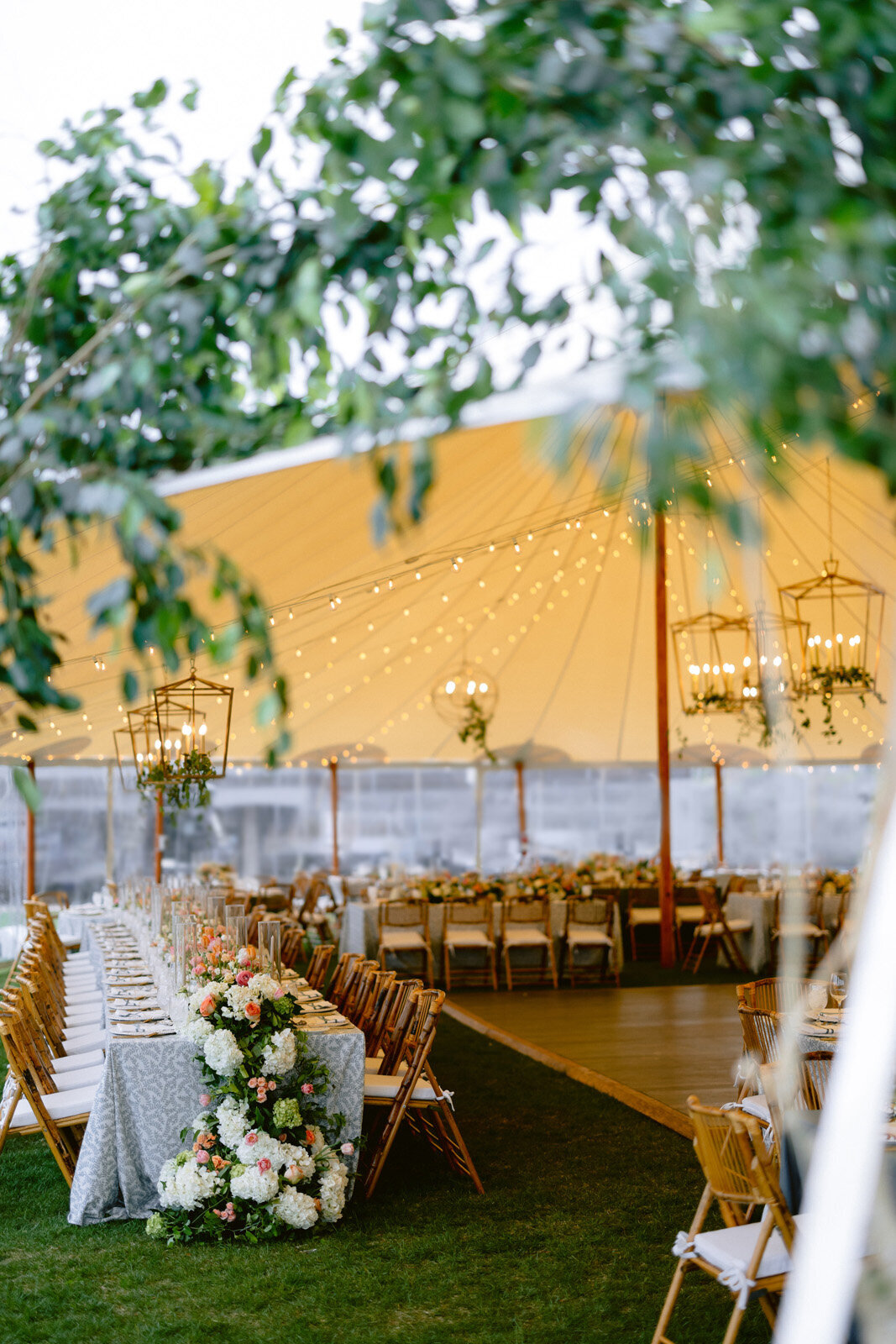 Kate-Murtaugh-Events-Weekapaug-Inn-tented-wedding-planner-floral-garland-RI