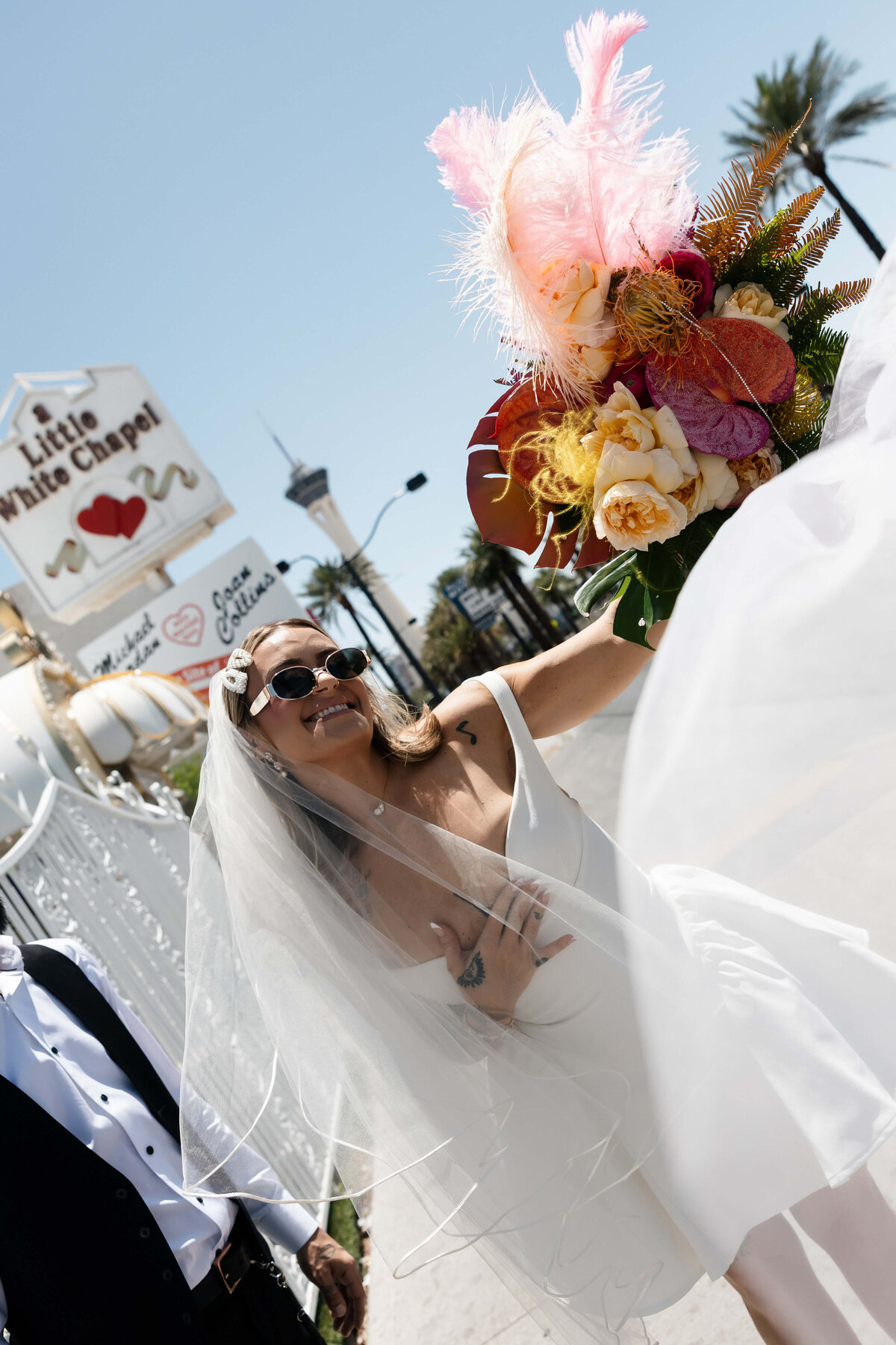 47_riskyexposure_sasha-andy_las-vegas-elopement-photography