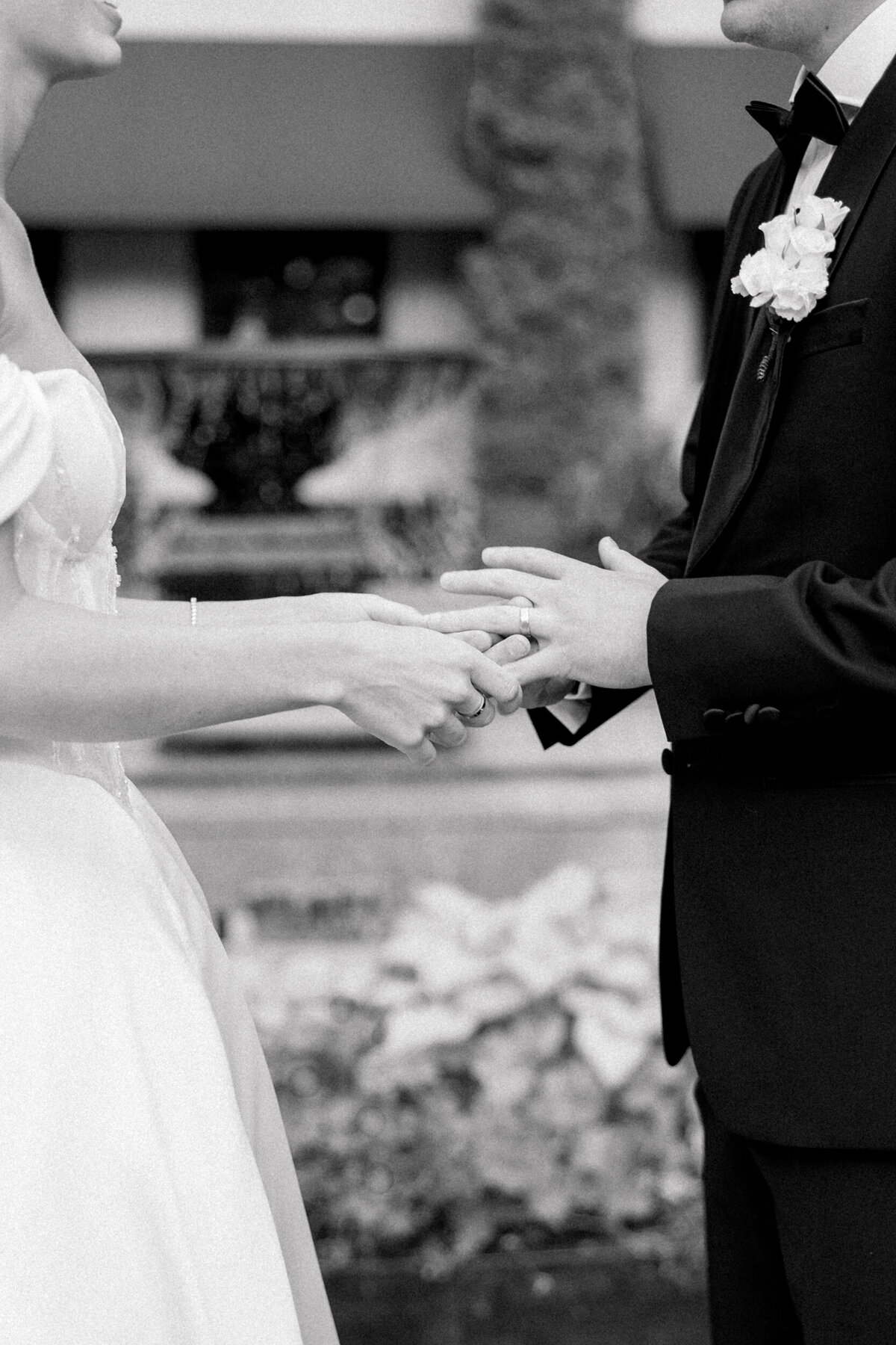 Lexi Benjamin Photography_Waldorf Astoria Chicago Wedding_09.21.24-36