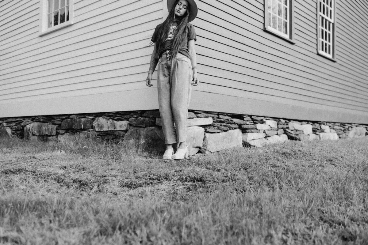 new-england-wedding-photographerluna-munn-photography-bird-of-flight-shoes-fall-20220160-2