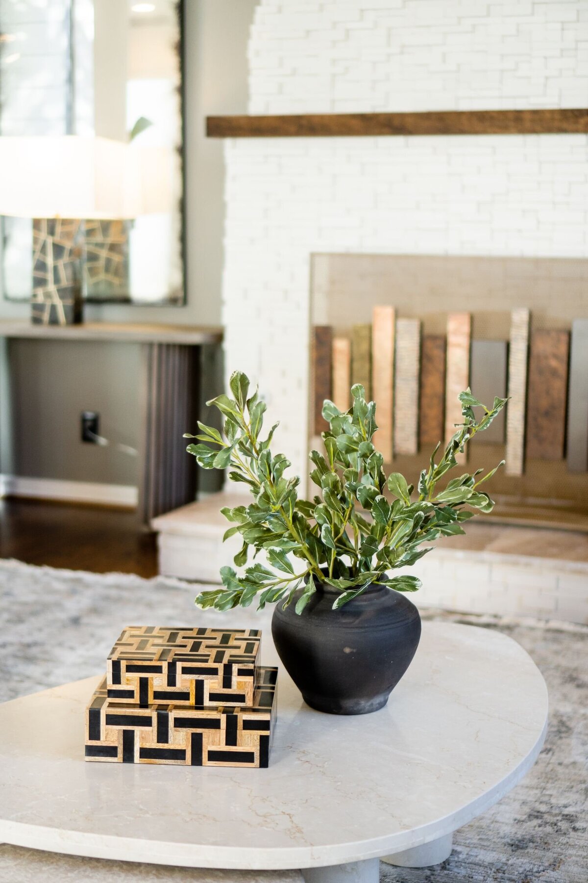 rebekah-nicole-interiors-ember-project-living-room-styling-coffee-table