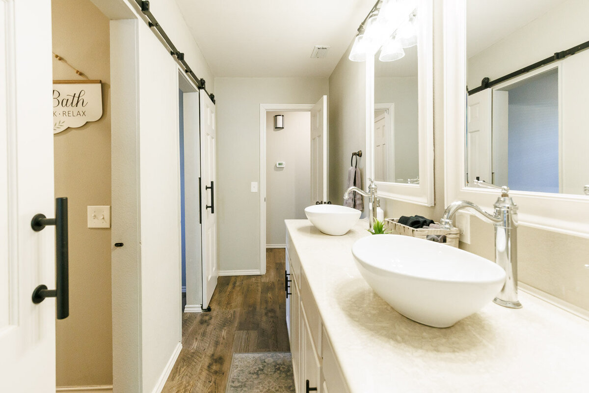 fullbathroom
