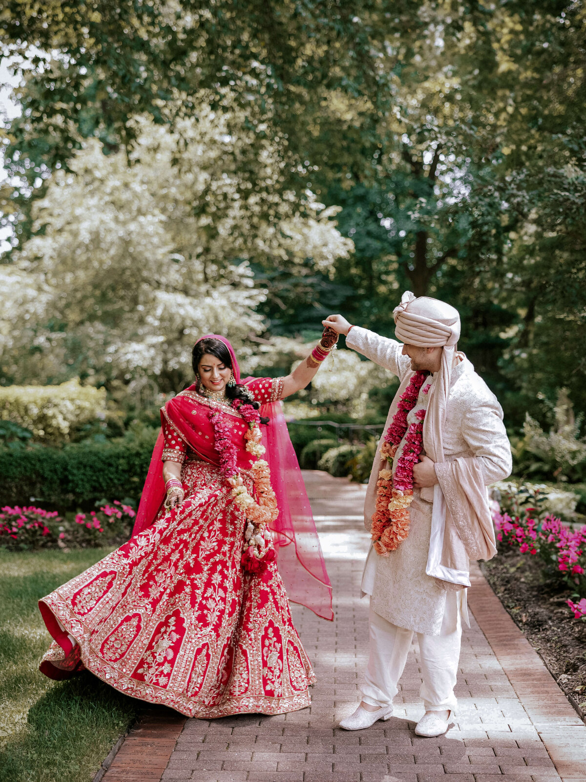 outdoor-dancing-in-colorful-attire