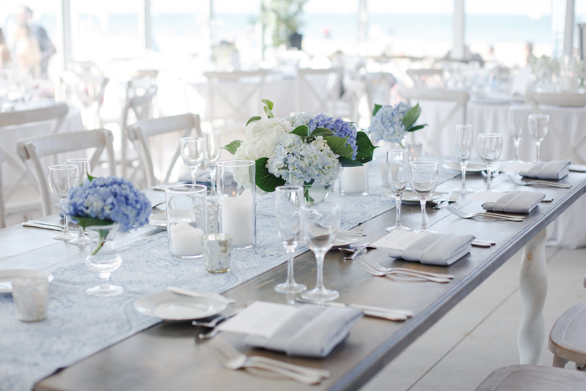 Chicago Shore Club Wedding at Nature Boardwalk in Lincoln Park_17
