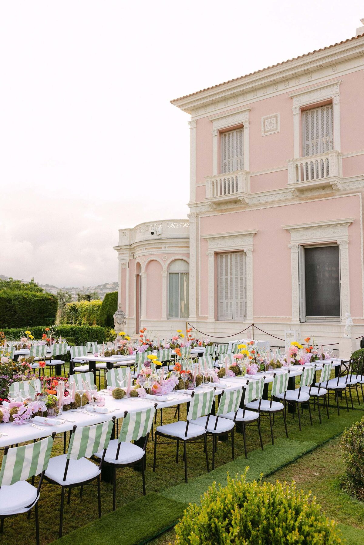 Wide shot of the reception area at VIlla Ephrussi.