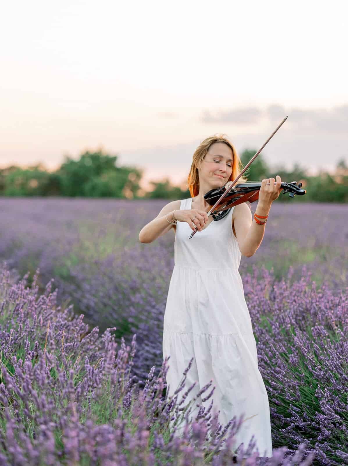 dreamy-proposal-vladislav-and-kathryn-lavender-fields-provence-andrea-marino-photography--32