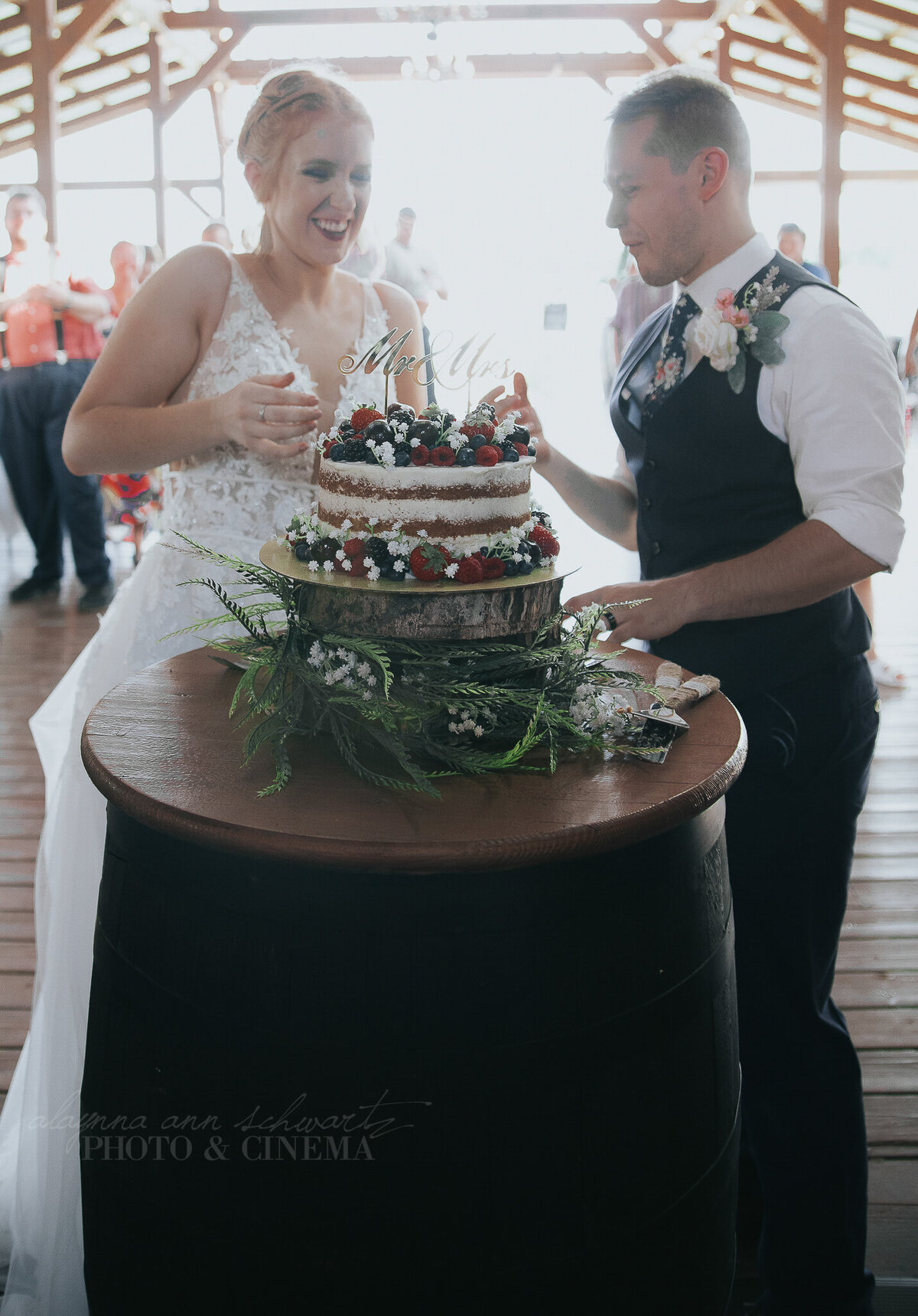reception _ alaynna ann schwartz _ harpors vinyard _ iowa photographer _ playlife photography_0422
