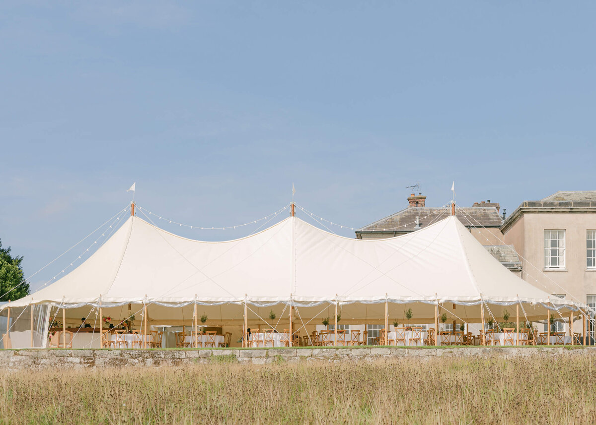 chloe-winstanley-weddings-stafford-sailcloth-tent