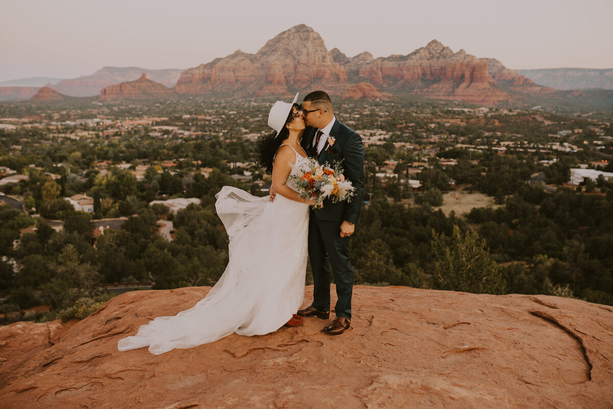 jujuphotography-sedonaarizona-sedonanationalpark-elopementsession-elopementdestinationwedding-cristinaandalexis-538