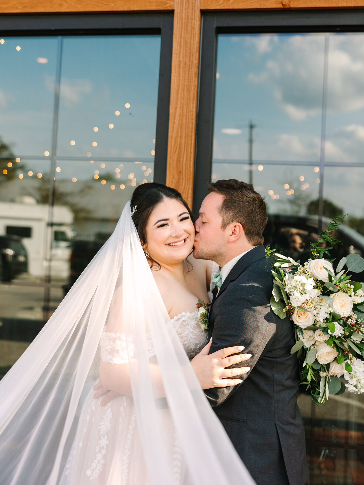 LAURA PEREZ PHOTOGRAPHY LLC assembly room st augustine wedding alexa and devin-44