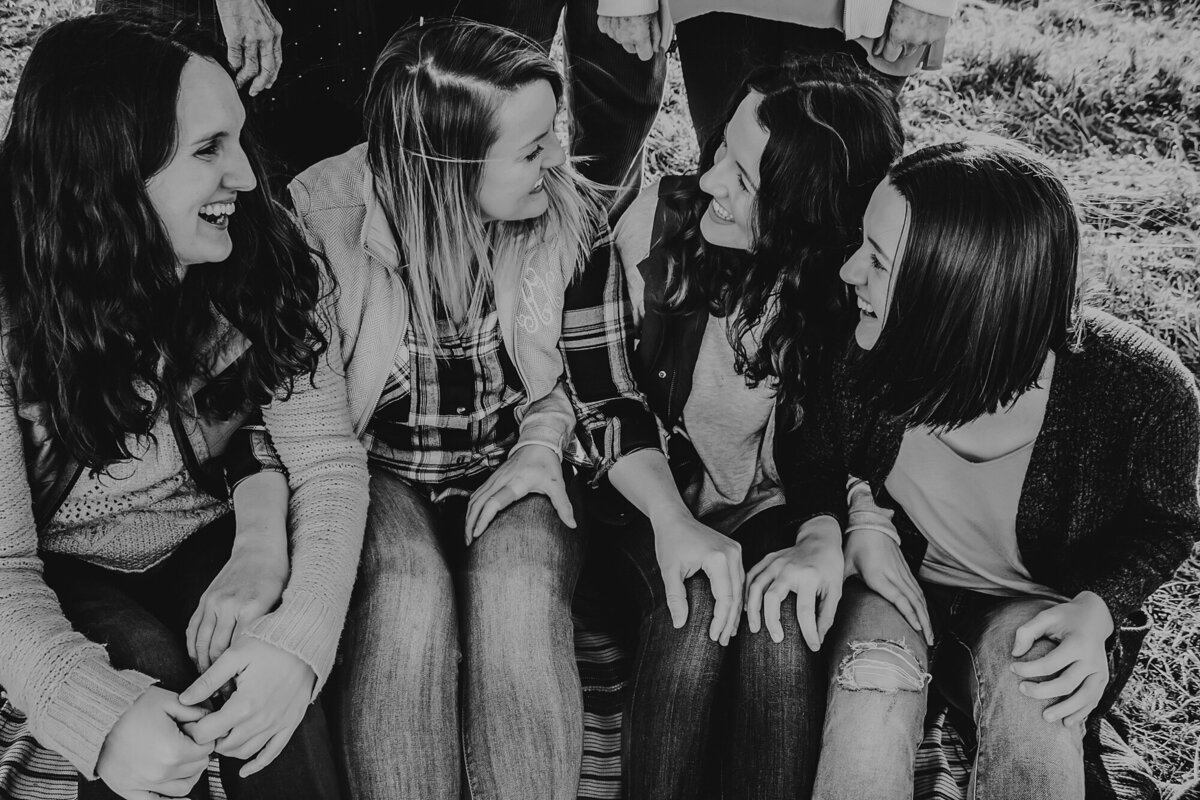 lifestyle-family-session-iowa-storyteller-collective-photo-co