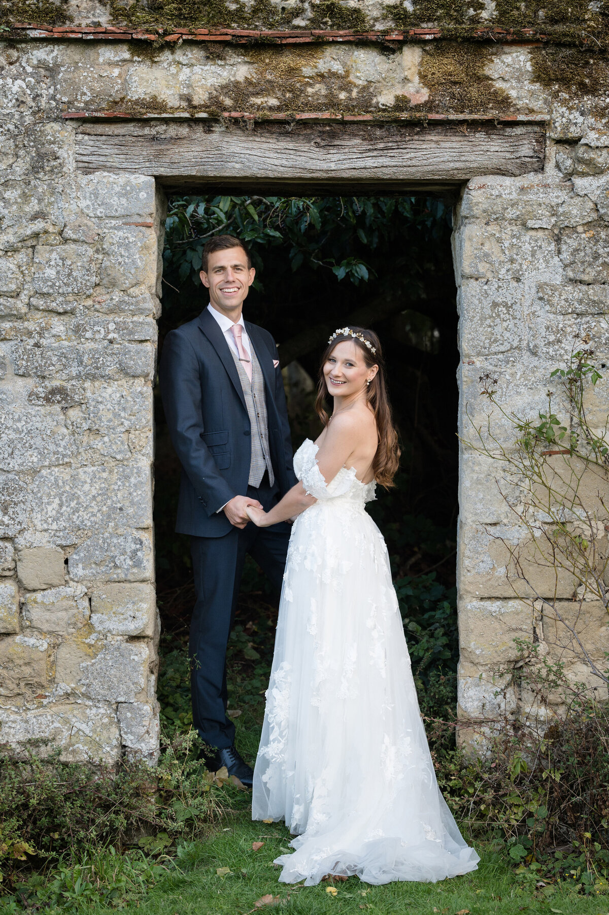 Notley-Abbey-wedding-photography-1016