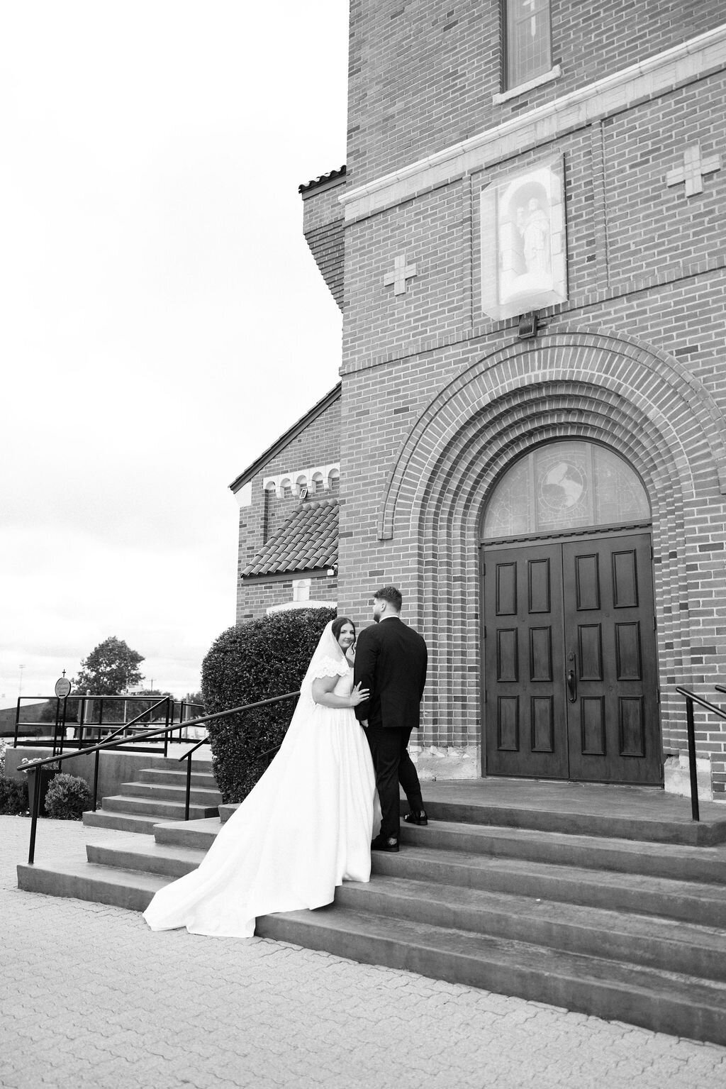 LaurenOttPhotography.Liz&DavisSneaksStPetersCatholicChurchLindsayTX-54