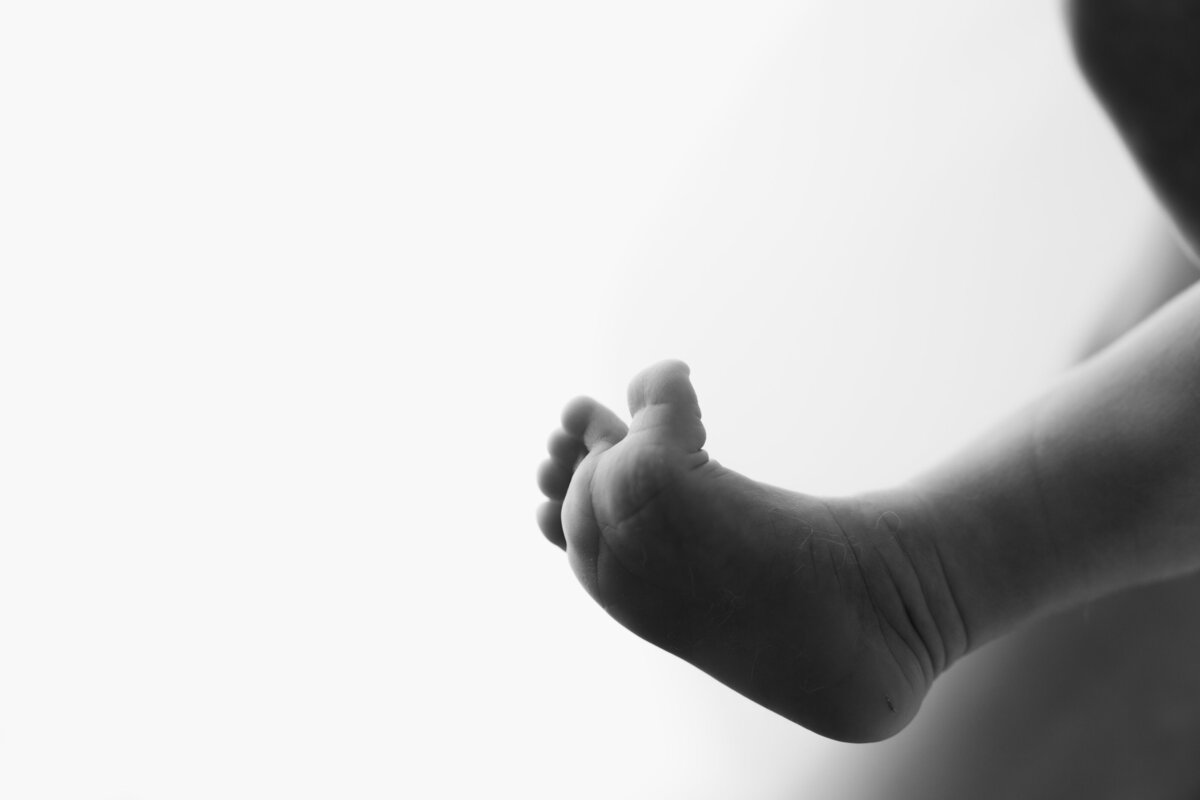 newborn-foot-toes