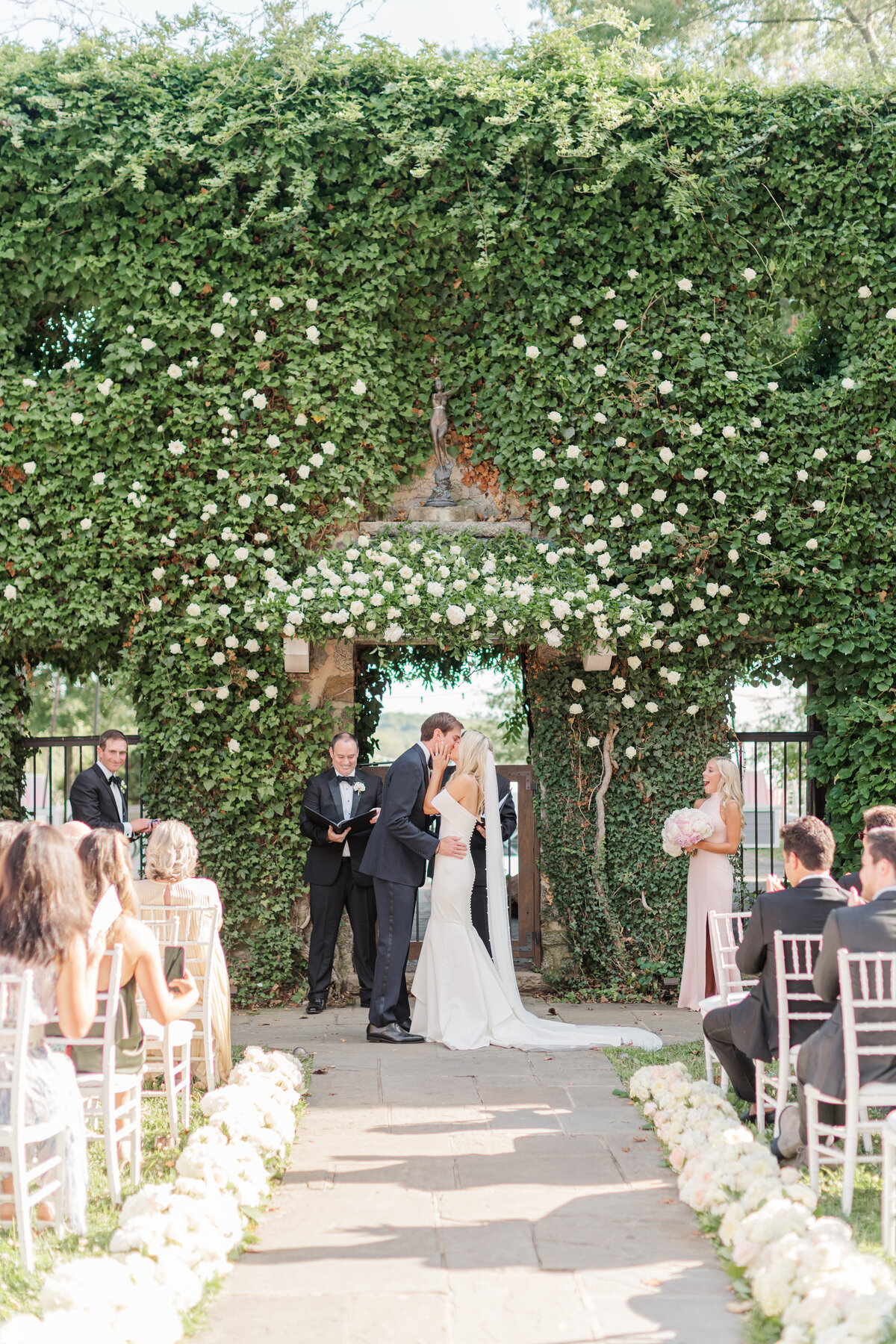 Classic Blush & Gold Goodstone Inn Wedding  Megan Kelsey Photography-1848