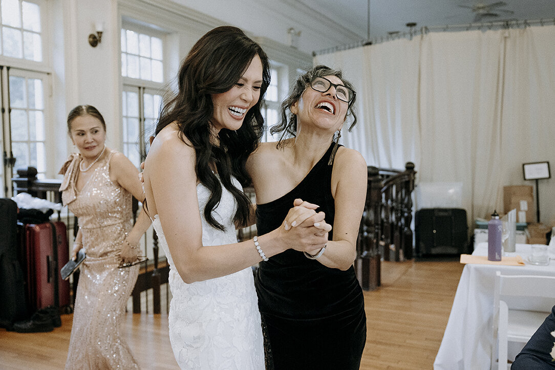Mira Park Photography NY based wedding photographer Wedding ceremony at Purslane at the Boathouse in Prospect Park in Brooklyn, NY