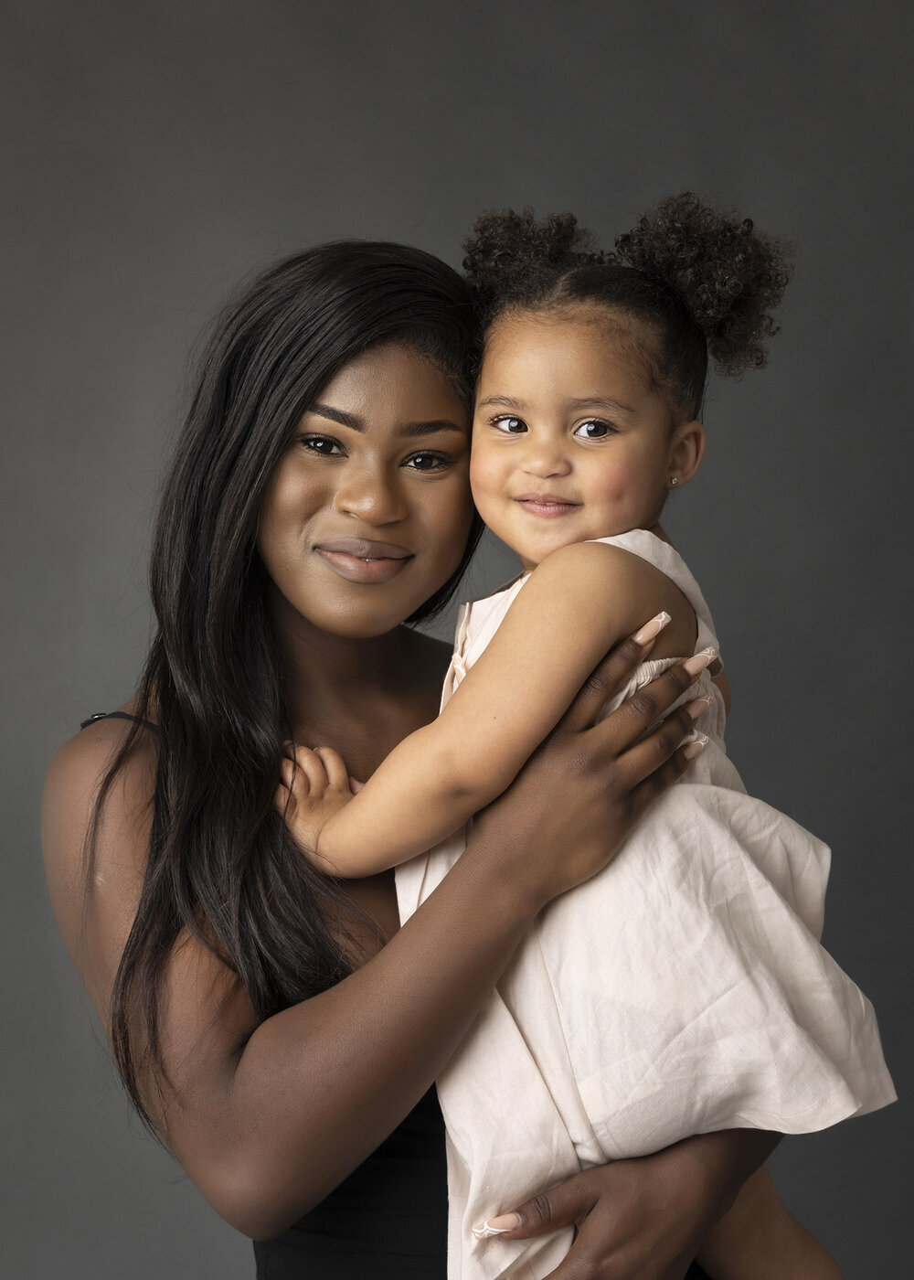 FAMILY_MOTHERANDBABYGIRL
