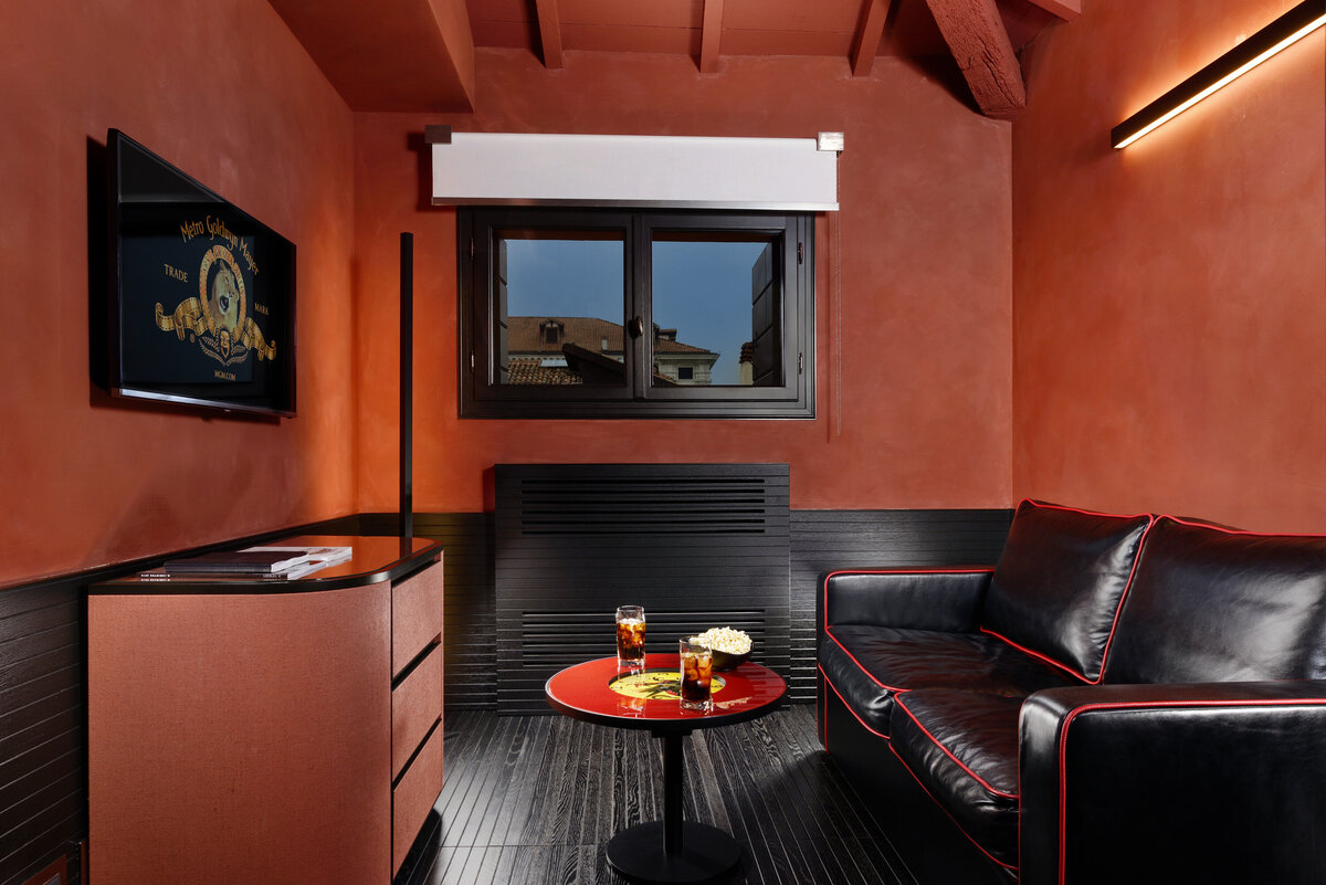 Waterstone - Hotel L'Orologio - Venice - Italy - Luxury Boutique Hotel - Suite Grand Canal view_living