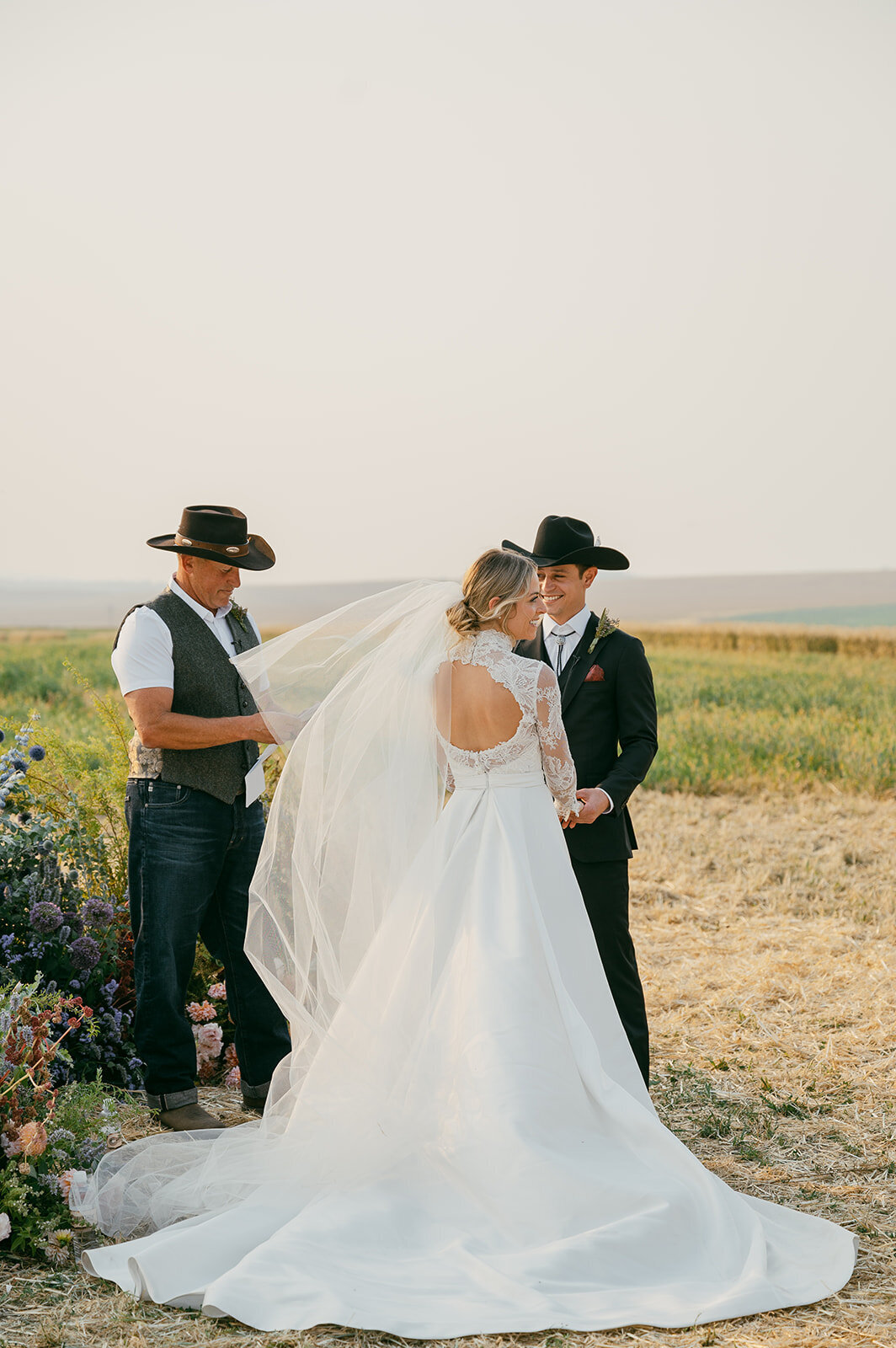 presley-gray-photo-Deerlodge-rustic-western-Montana-wedding-4970