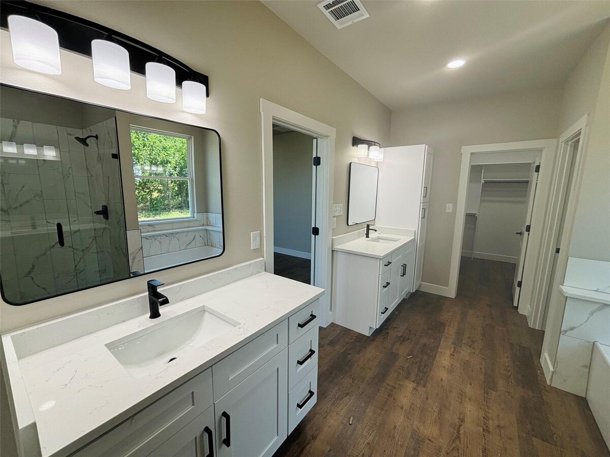 12 master bath view 2