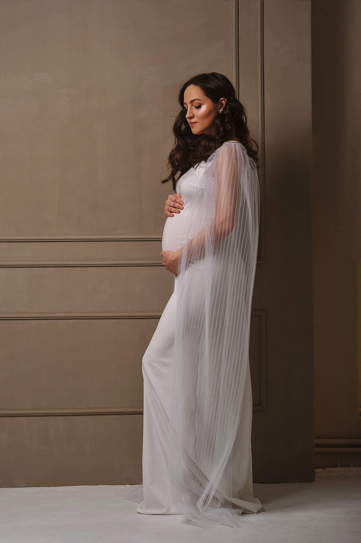 studio-portrait-pregnant-woman-white-dress