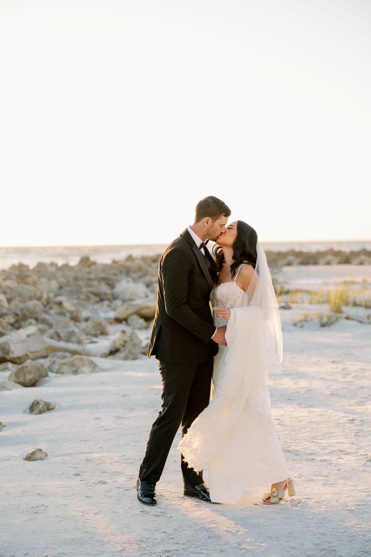 brittany-pannebaker-tampa-florida-destination-wedding-photographer-wedding-alexis-and-alex-boca-bay-pass-club-46