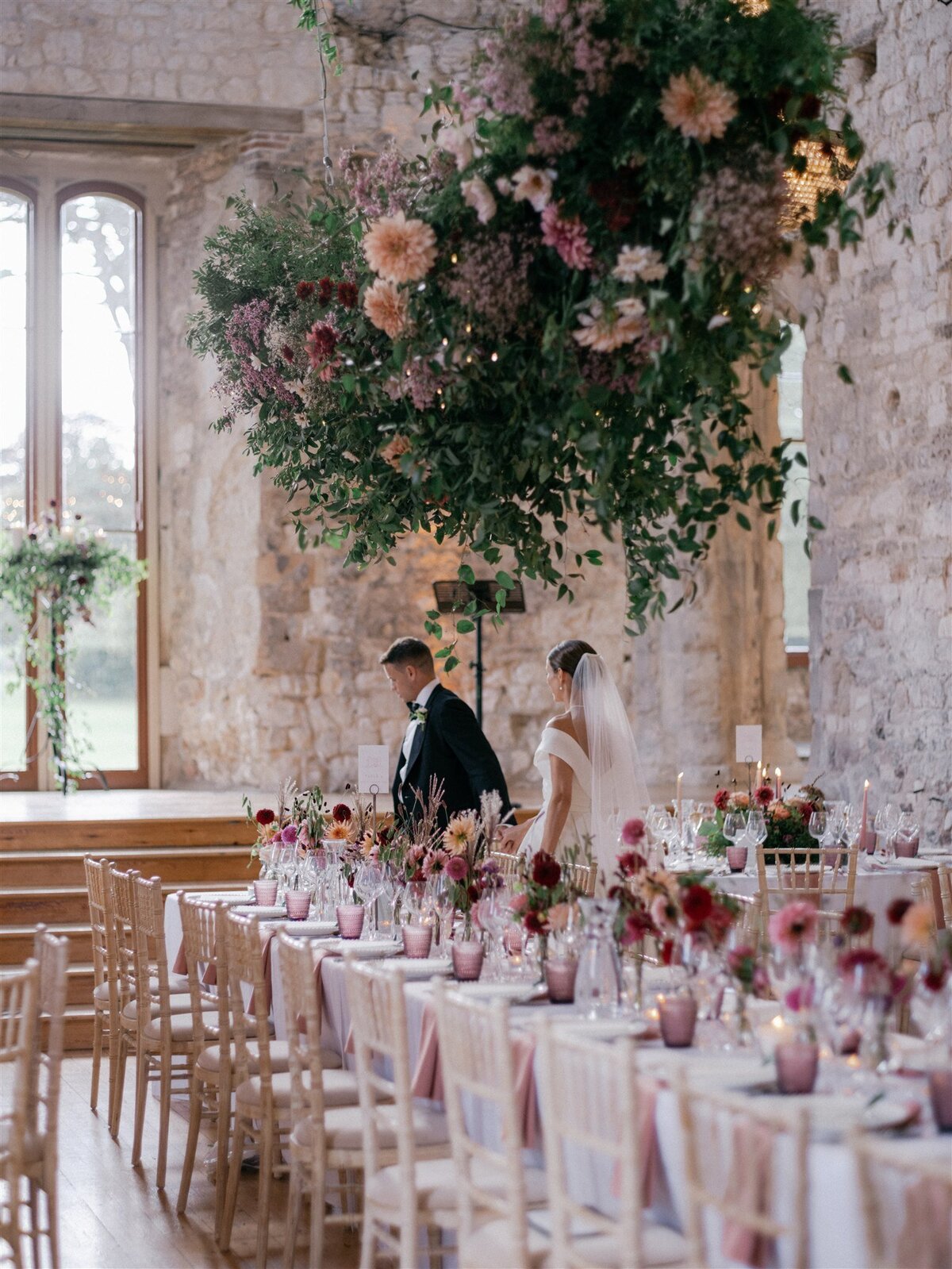 MadelineGeorge_CouplePortraits_1000_Wizz & Wild Wedding Florals