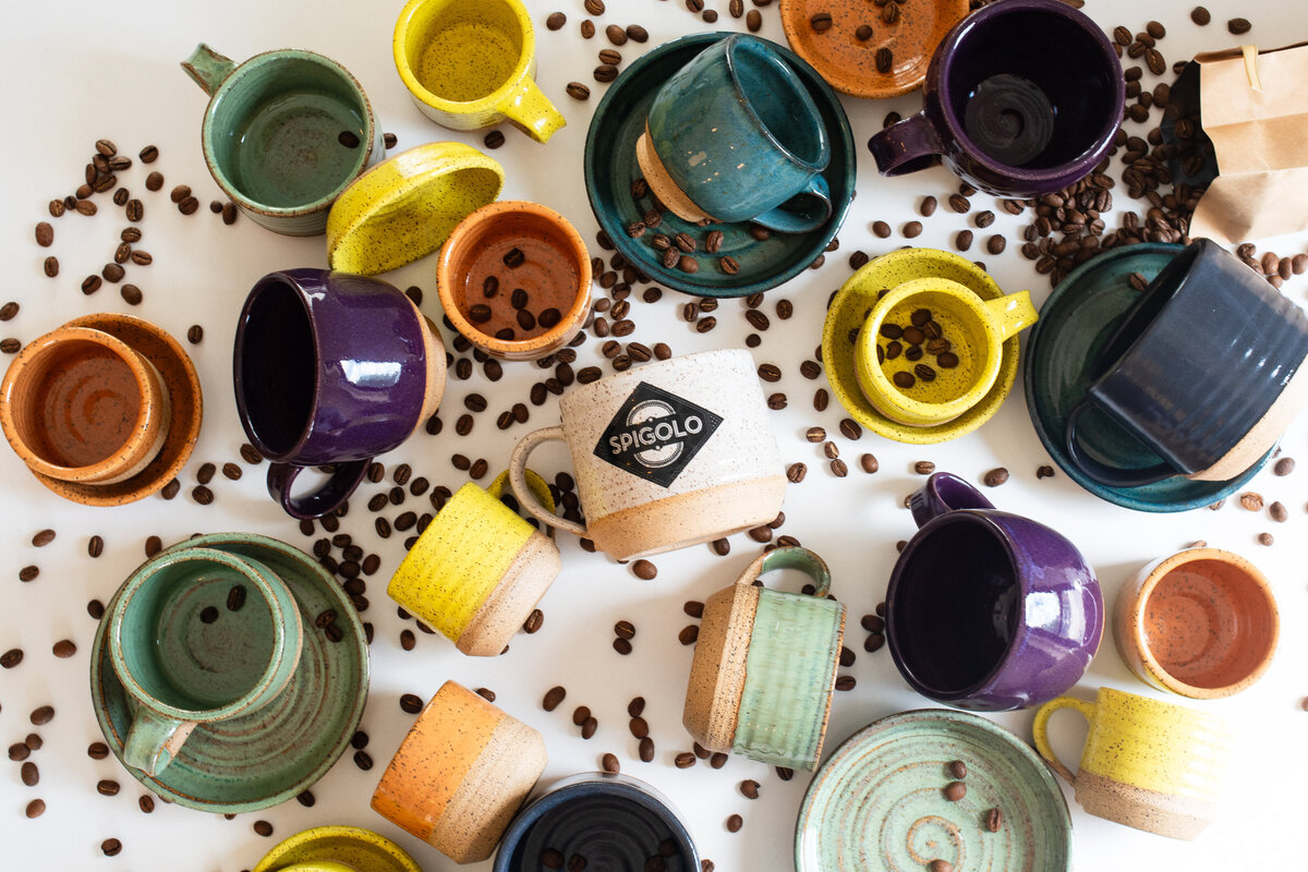 spigolo mugs with coffee beans