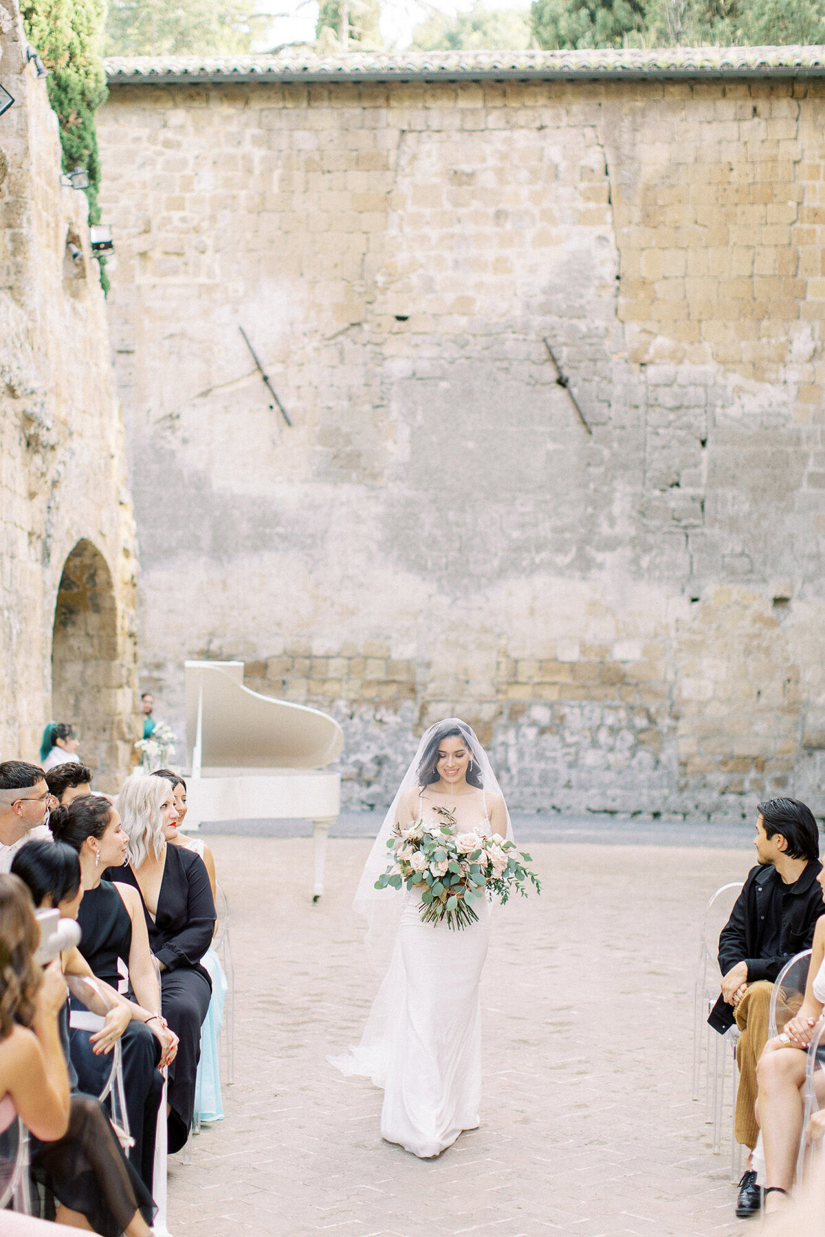 Maïlys Fortune Photography Husband Wife Wedding Weddings Photography France Switzerland Italy Timeless Dreamy Imagery Bilingual French English Destination Weddings Destination Wedding Provence French Riviera Paris Lake Como Tuscany74