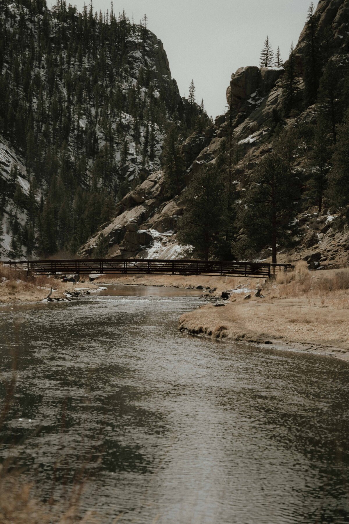 andres-molina-B7zdT2fqGKc-unsplash