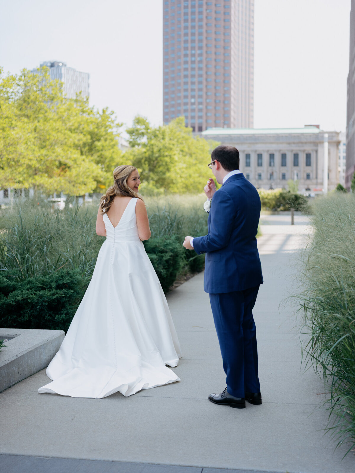 bride-groom-hilton-cleveland-downtown-1