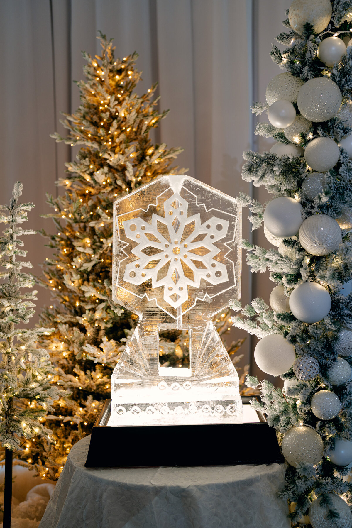241209-Raiders-Holiday-Party-Ashley-Creative-Allen-Tsai-0059