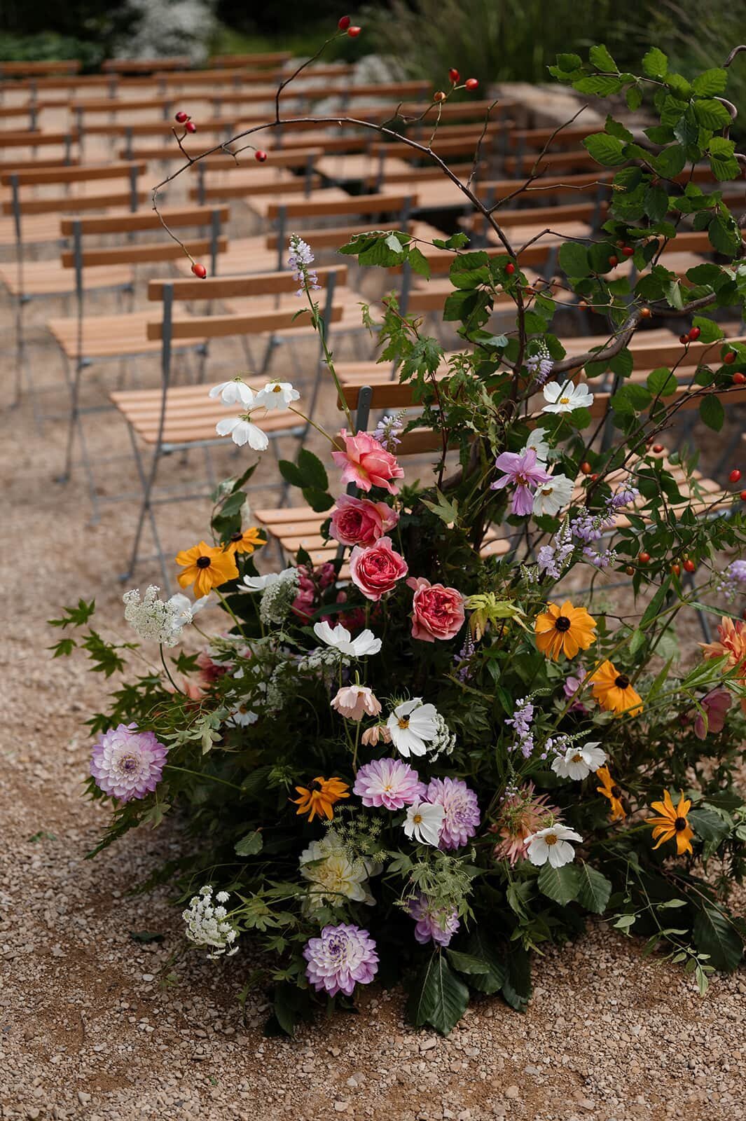 outdoor-wedding-ceremony-floral-meadows
