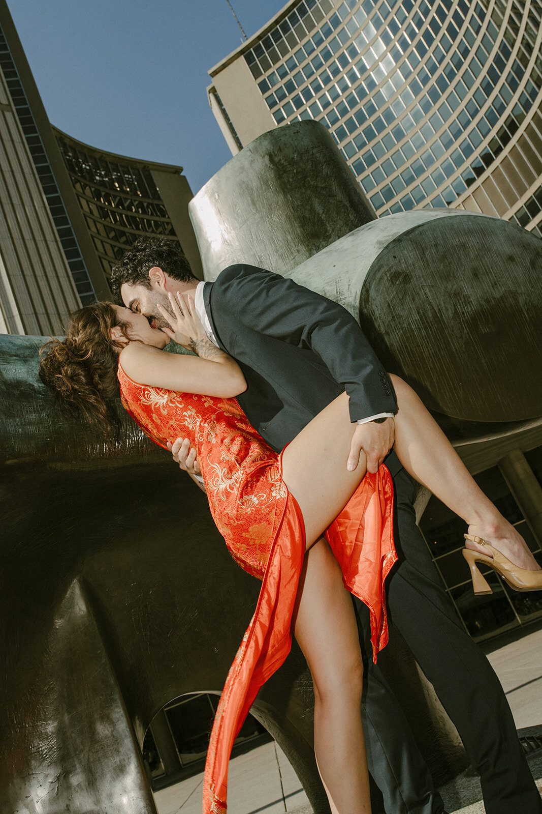 toronto-city-elopement-city-hall-ttc-subway-sugar-beach-fun-romantic-sumer-wedding-2771