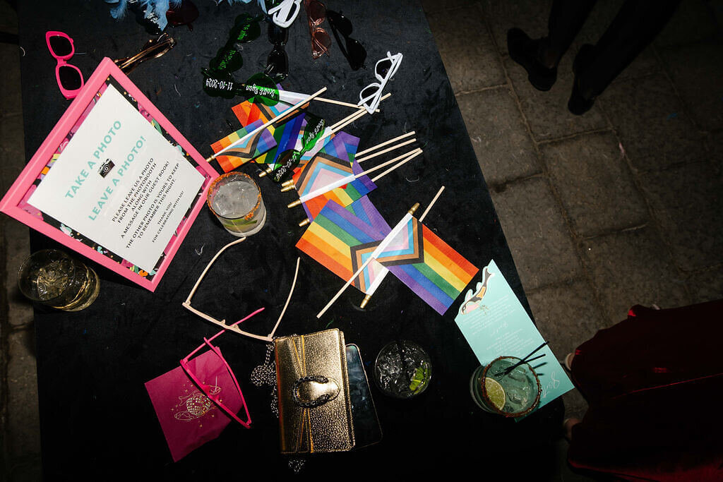 41-colorful-lgbtq-wedding-planterra-detroit-michigan-modern-vintage-events