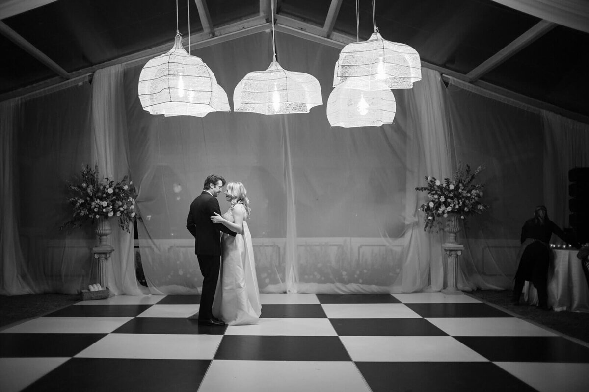 36-pink-garden-wedding-cheekwood-modern-vintage-events