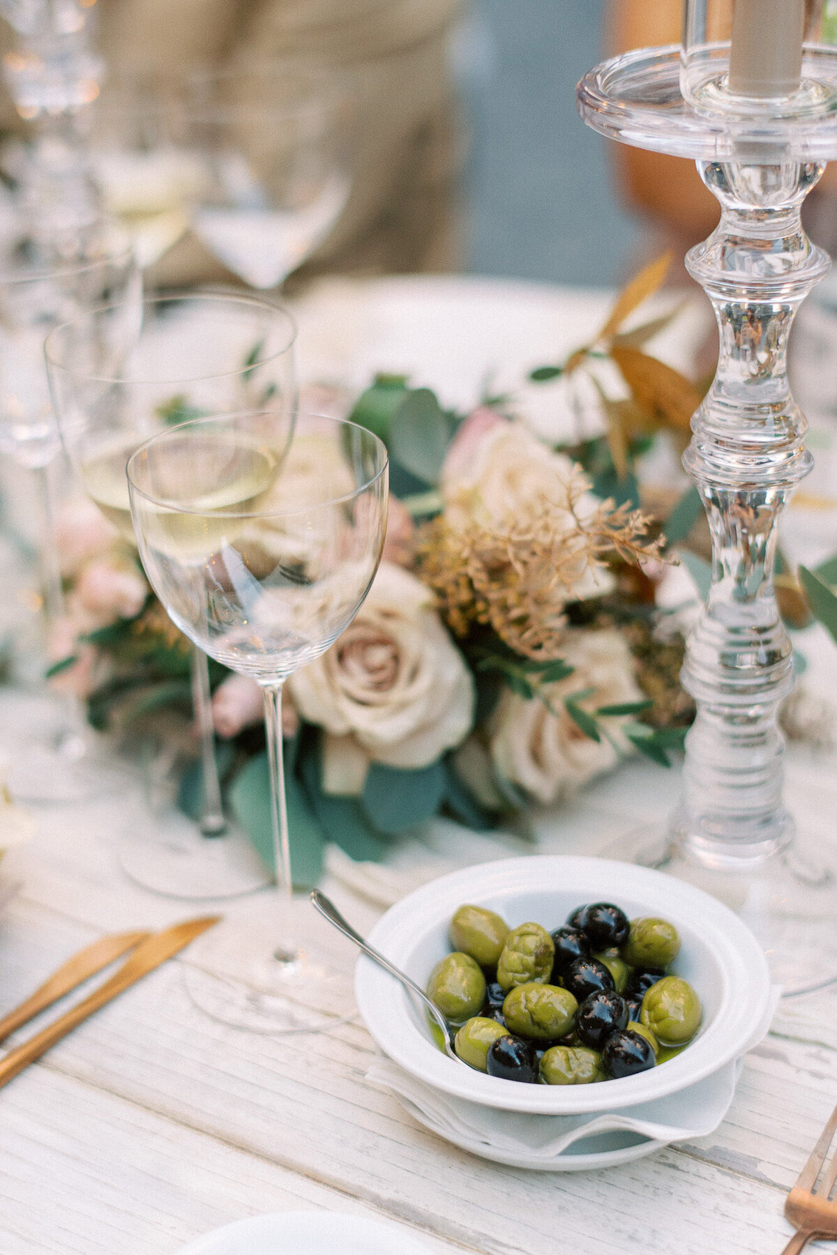 Maïlys Fortune Photography Husband Wife Wedding Weddings Photography France Switzerland Italy Timeless Dreamy Imagery Bilingual French English Destination Weddings Destination Wedding Provence French Riviera Paris Lake Como Tuscany139