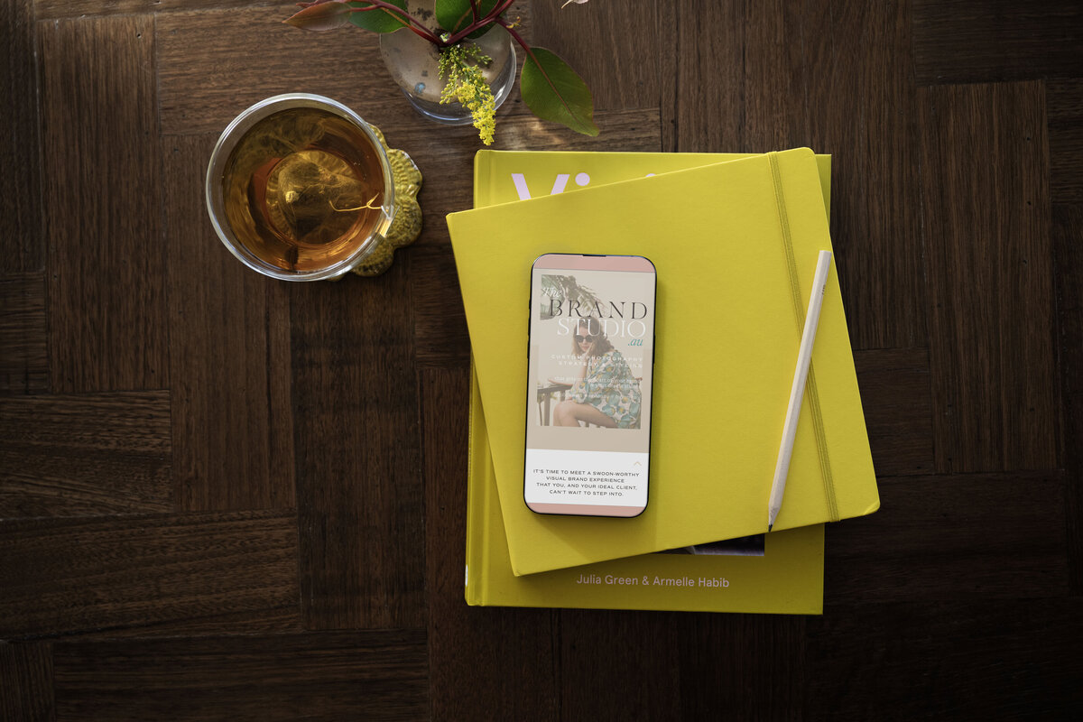 Copy-of-Scene-4---SQ_IPHONE-yellow-books