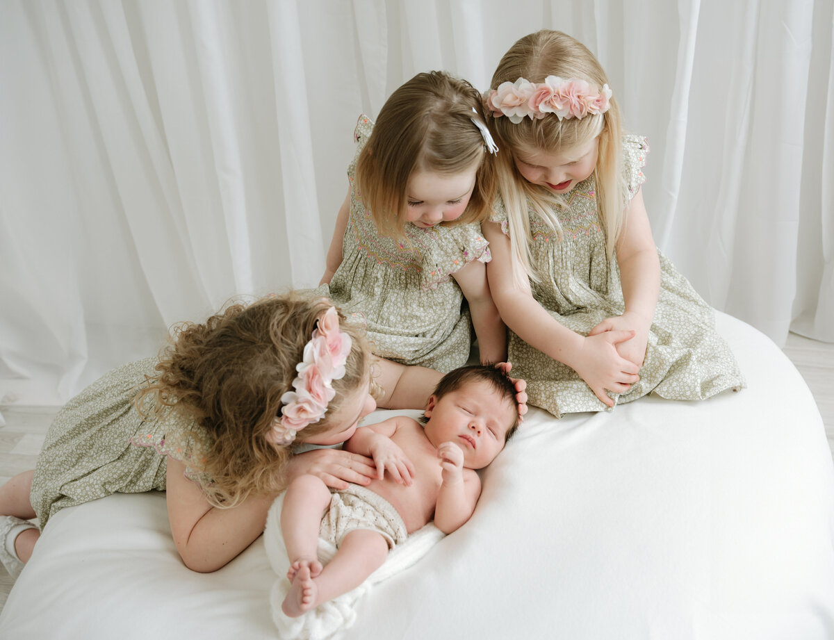 Newborn Photographer 