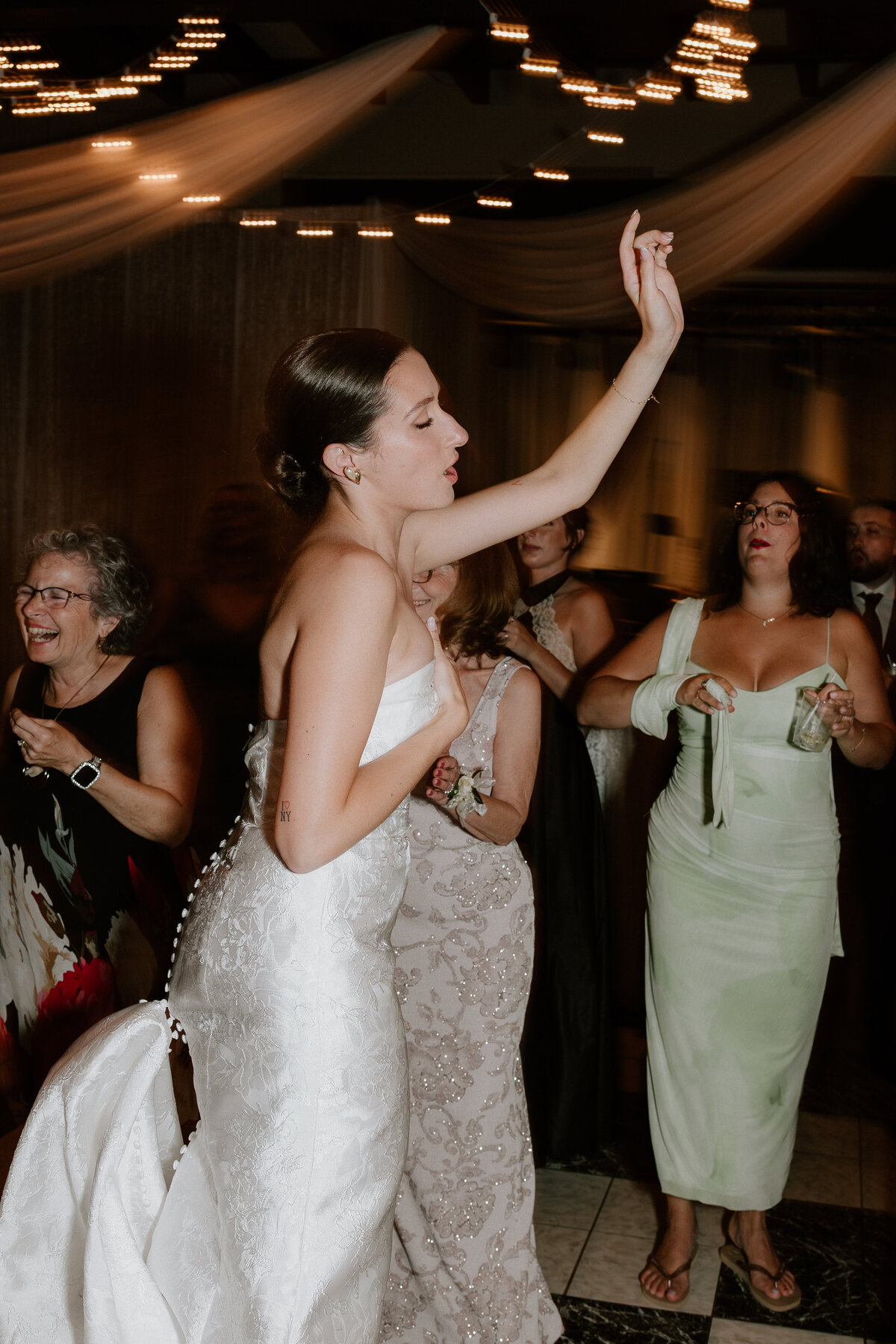 akp_o+l-weddingsneaks_197