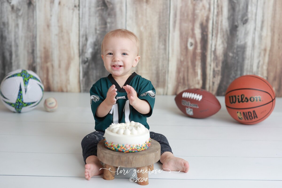 lehigh-valley-photographer-lori-generose-lg-photography-first-birthday-cake-smash-boy-coplay-pa