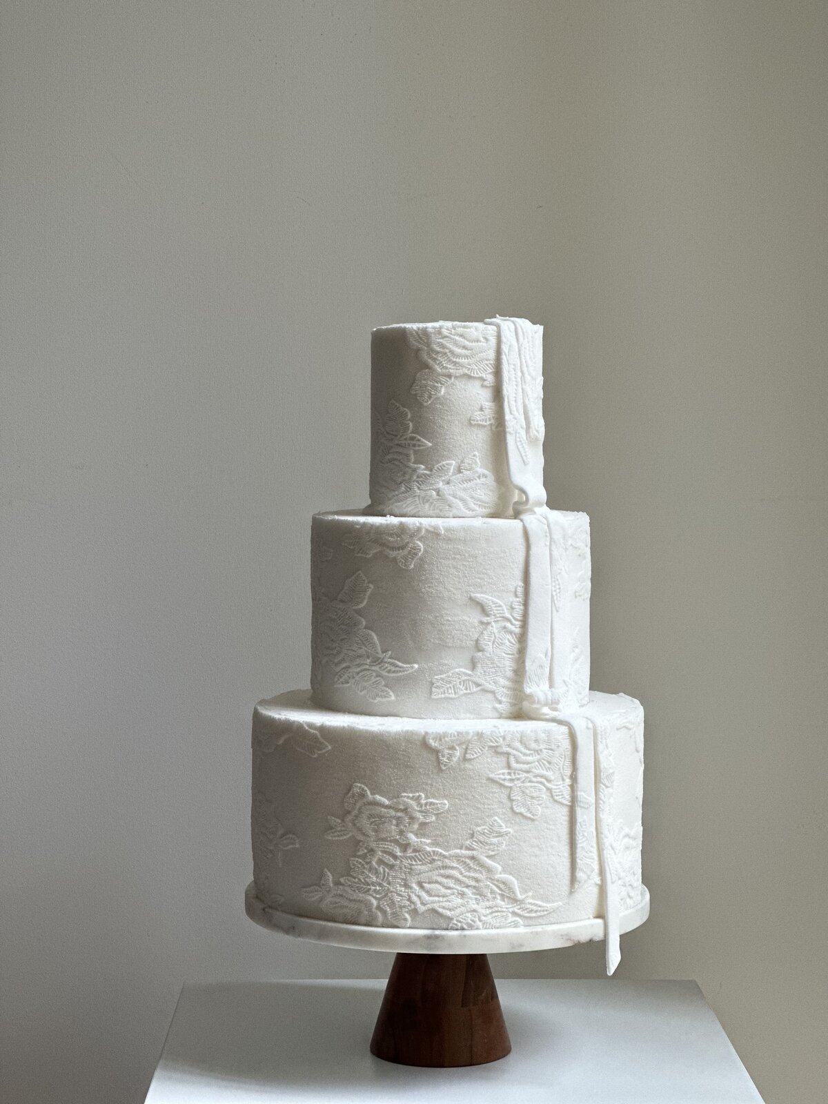 contemporaryweddingcake