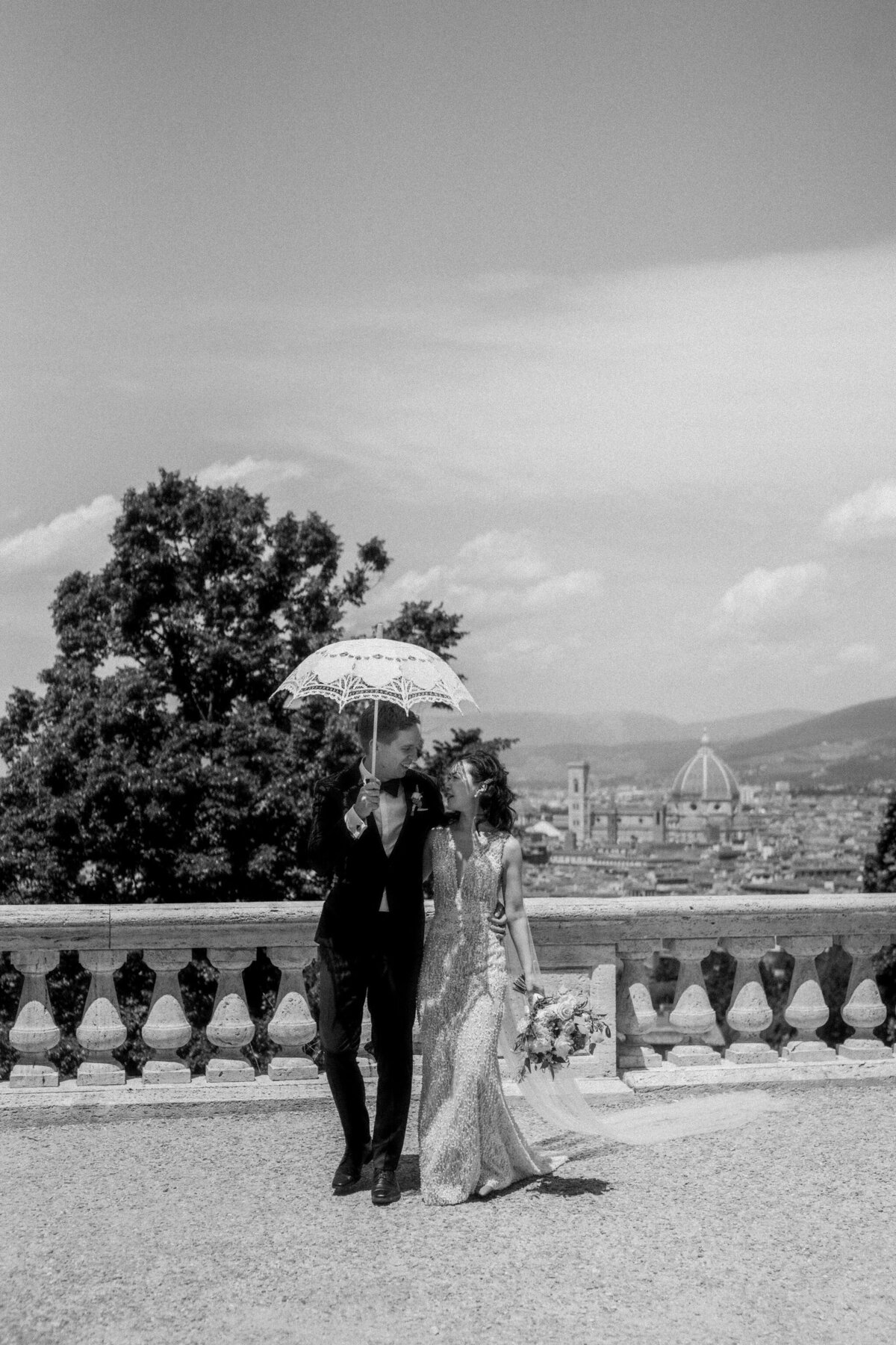 014-Hotel-Santa-Maria-Novella-Florence-Destination-Wedding-Italy-Cinematic-Editorial-Luxury-Fine-Art-Lisa-Vigliotta-Photography