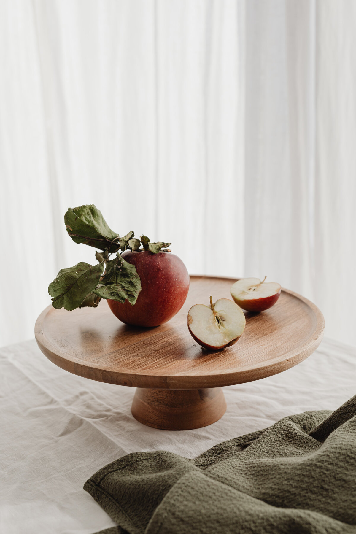 kaboompics_apples-still-life-28339