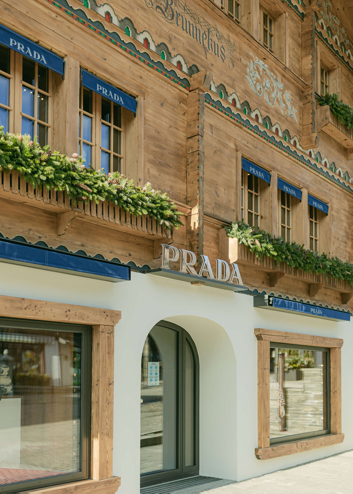 chloe-winstanley-events-switzerland-gstaad-prada-boutique