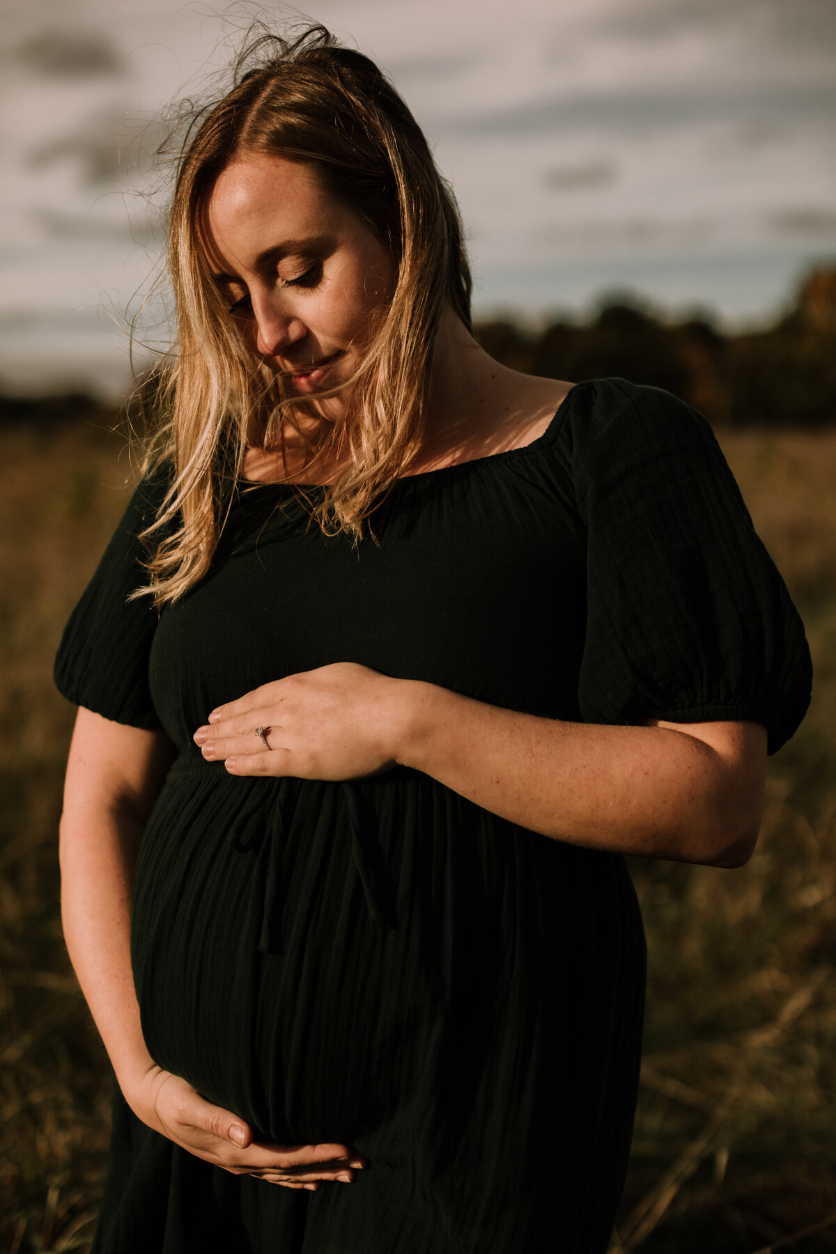 haley-maternity-fall-autumn-niagara-beach-photography-7