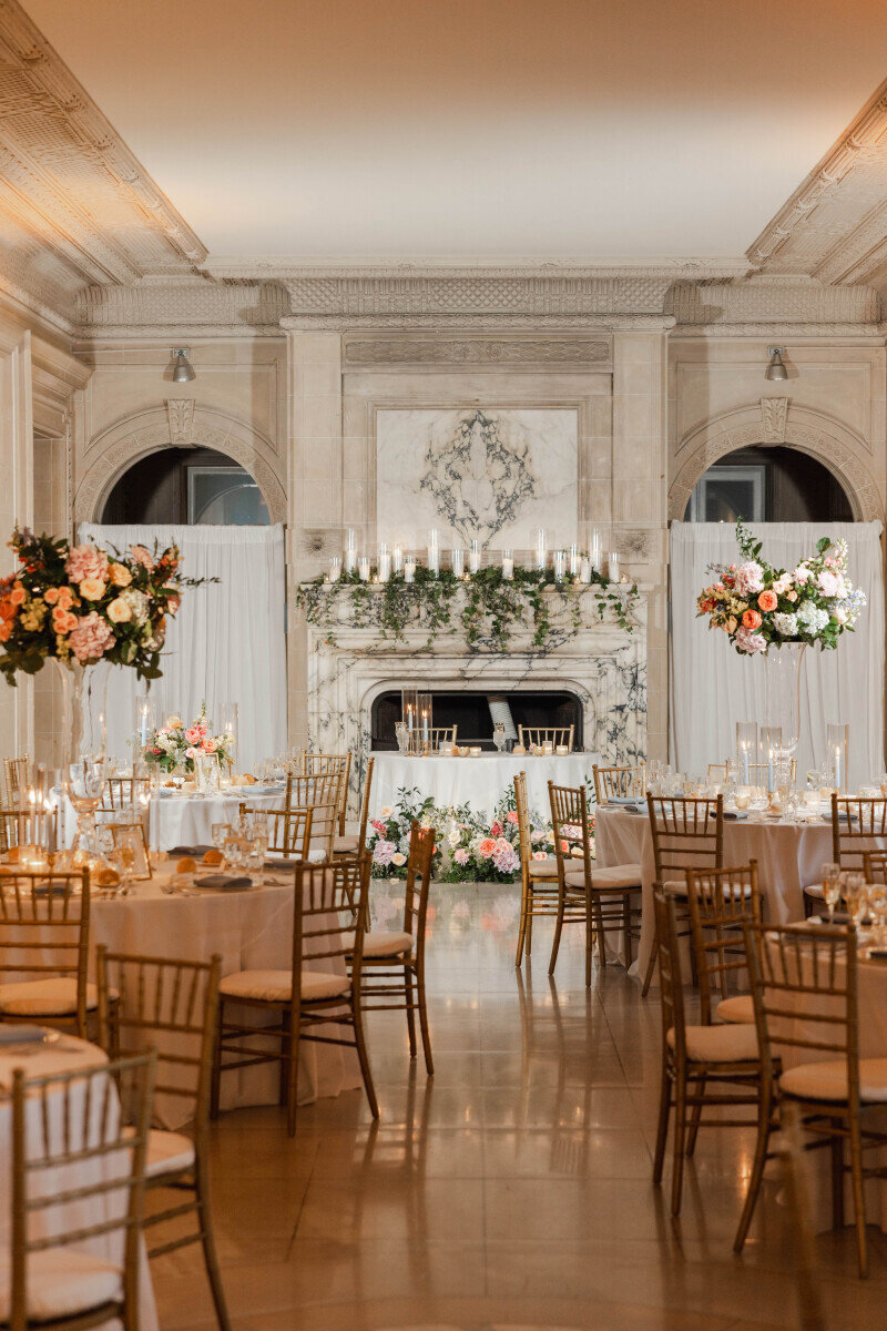 wedding guest round table chiavari summer classic