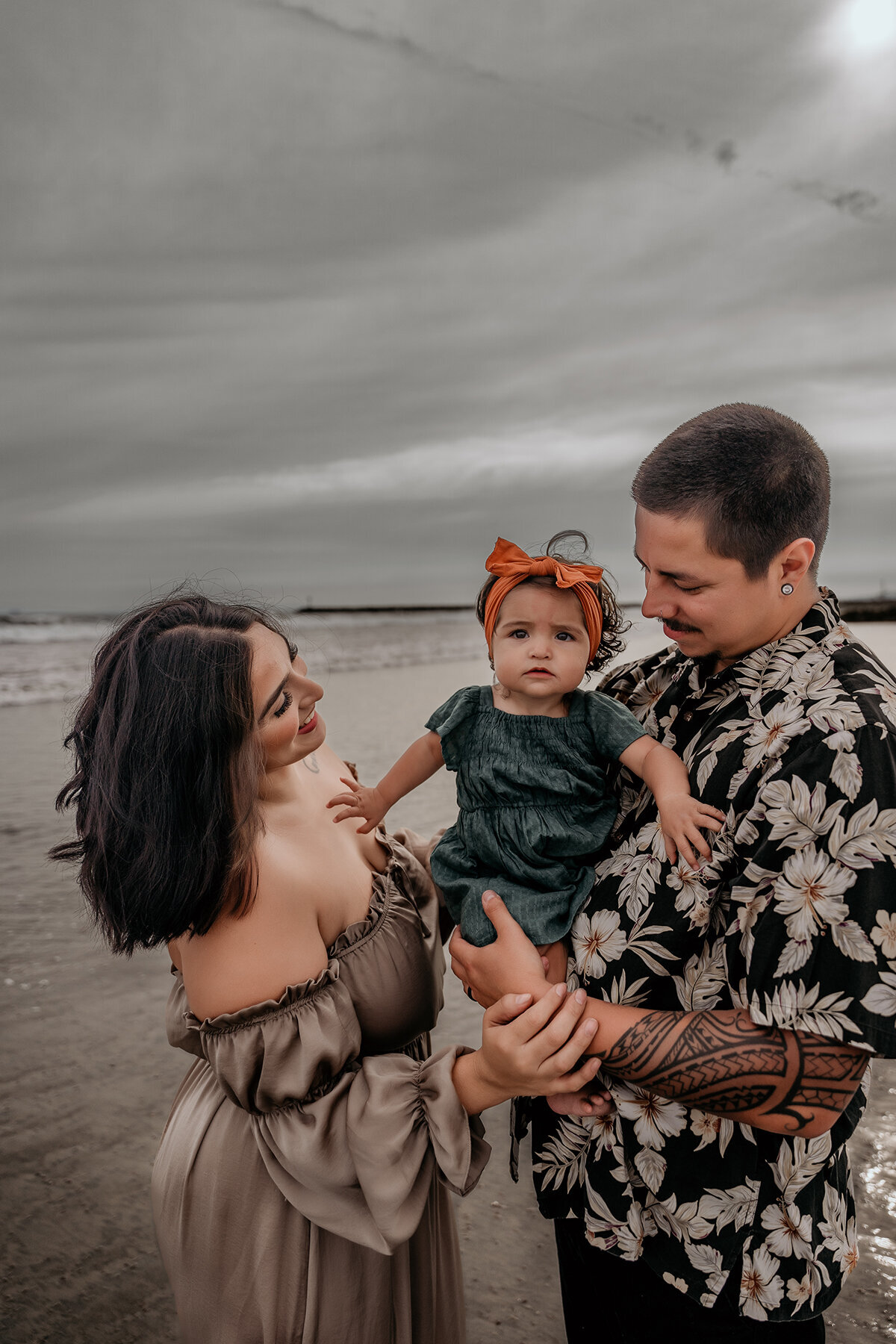 sealbeach-family-photo_m26